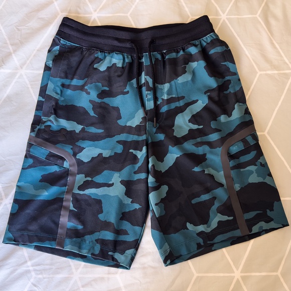 Under Armour 'Elite' Athletic Shorts - Blue/Green Camo - Men's Size Medium - Picture 1 of 3